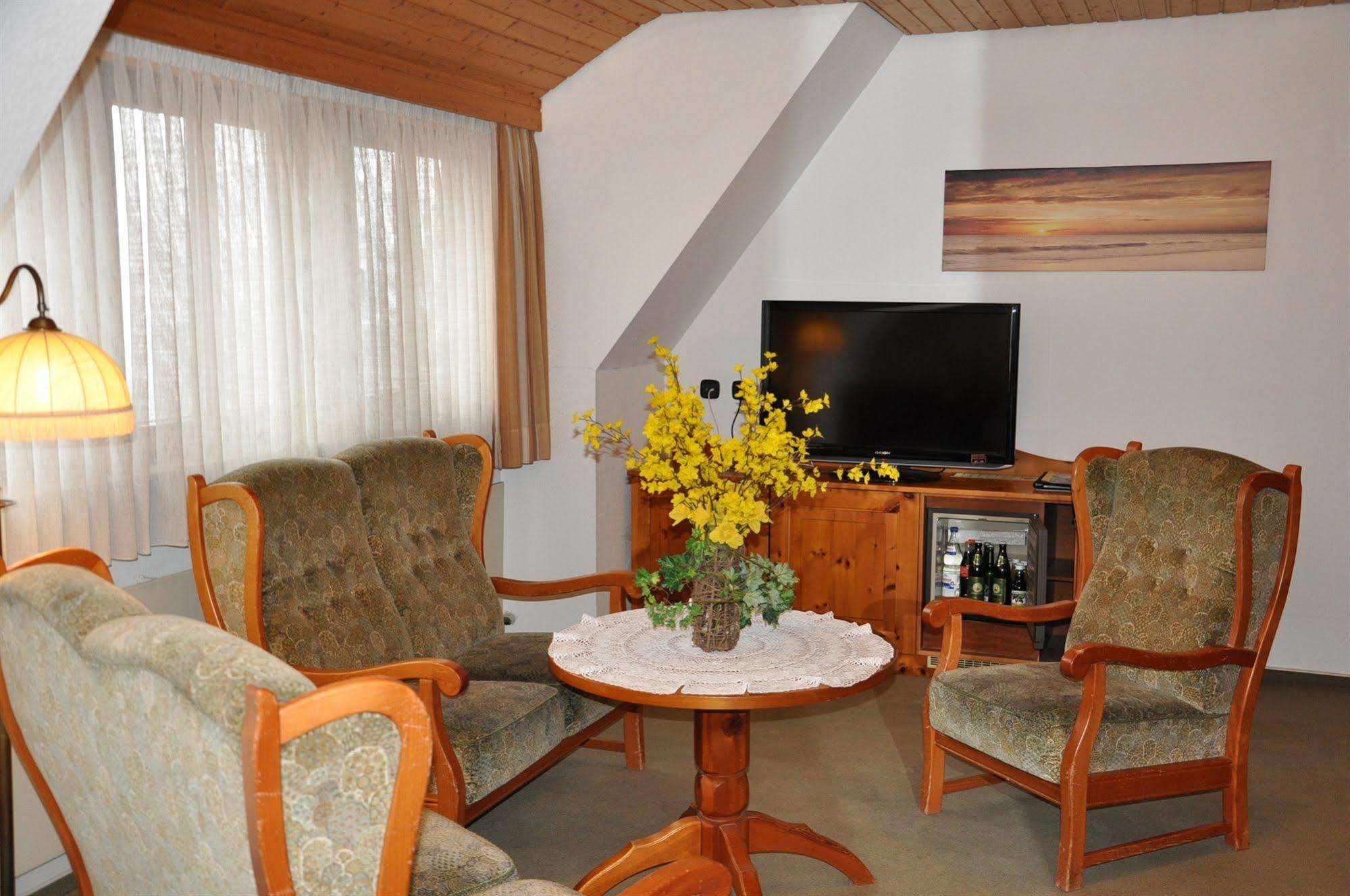Hotel Und Restaurant Lamm Giengen an der Brenz Εξωτερικό φωτογραφία